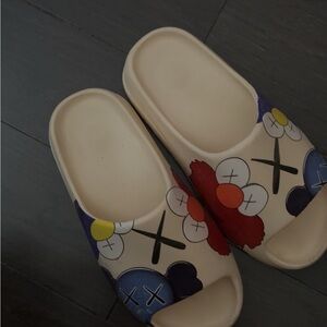 Floral Cream Slide Sandals